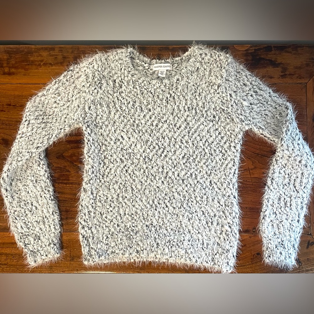 Harper Canyon Girls Fuzzy Knit Sweater -‎ Black and White